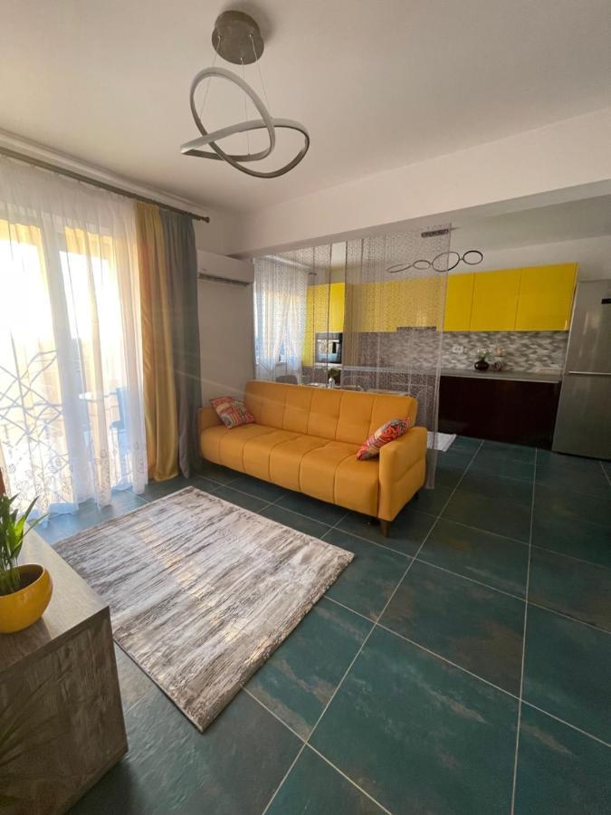 Talida'S Apartment Colorful And Brightnes Oradea Exterior photo